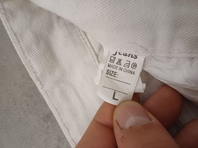 Shorts jeans bianchi strappati