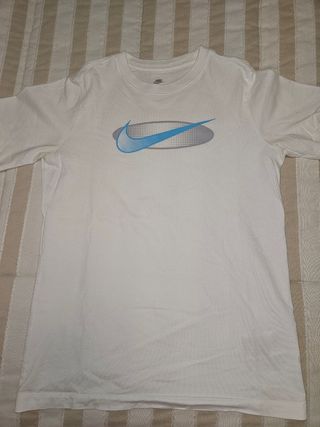 Camiseta Nike talla 13 a 15 años