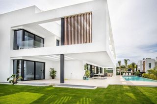 Chalet en alquiler en Los Naranjos - Las Brisas en Marbella