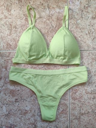 Conjunto lencería verde