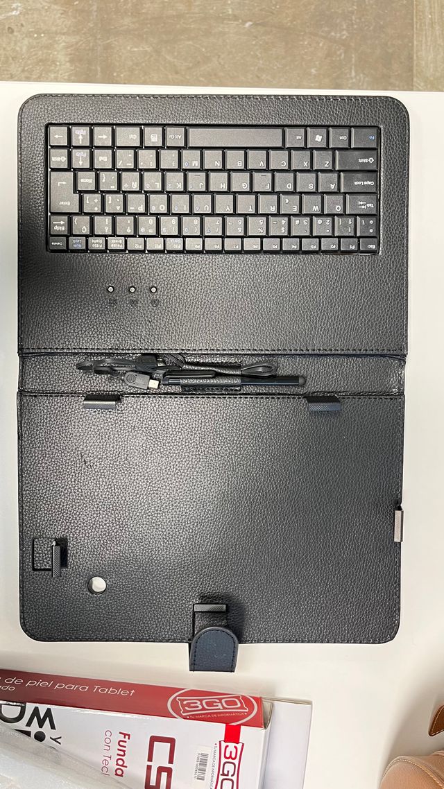 Funda Tablet 10.1 3GO CSGT13 con Teclado