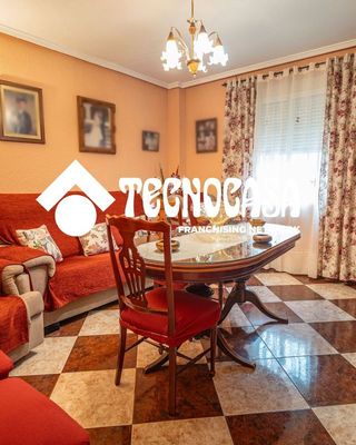 Casa adosada en venta en Linares