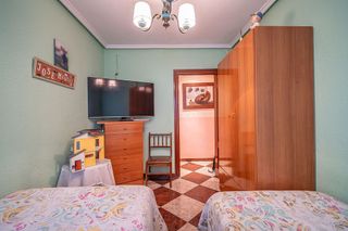 Casa adosada en venta en Linares