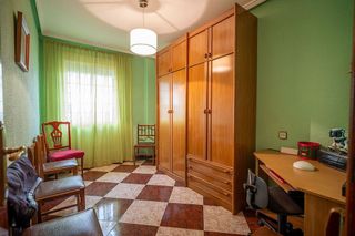 Casa adosada en venta en Linares