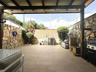 Casa adosada en venta en Loeches