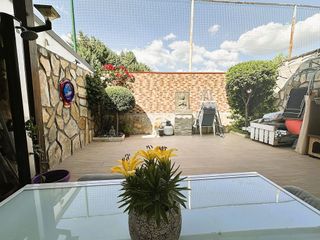 Casa adosada en venta en Loeches