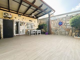 Casa adosada en venta en Loeches