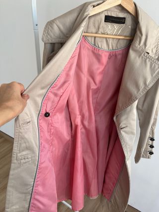 Trench Zara color champán claro 