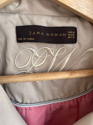 Trench Zara color champán claro 
