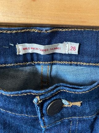 Pantalones vaqueros levis