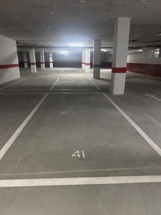 Plaza de garaje y Trasteros en alquiler