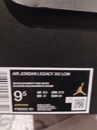 Deportivas Jordan Blancas y Azules