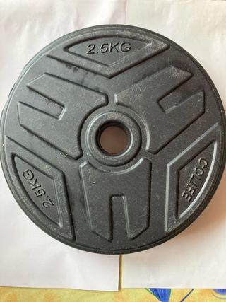 CUATRO DISCOS DE 2,50 KILOS  DIÁMETRO 210 x 28 INT