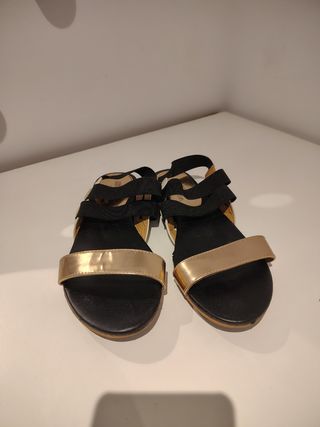 Sandalias Xti Mujer Talla 38 Negro Dorado