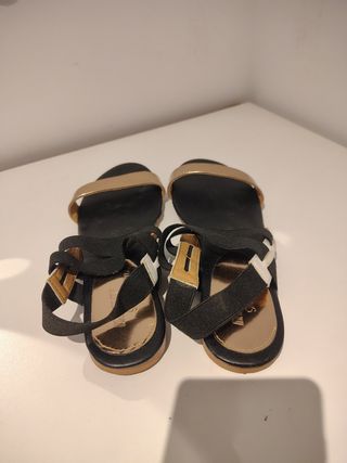 Sandalias Xti Mujer Talla 38 Negro Dorado
