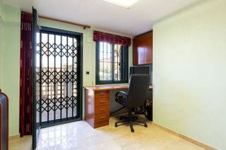 Casa adosada en venta en La Malva-rosa en Valencia