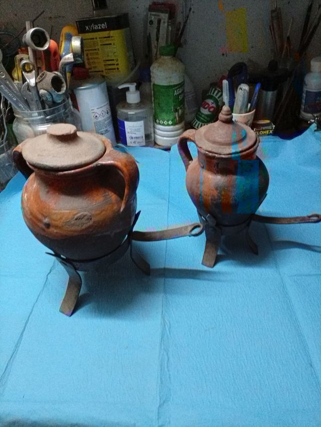 2 piccoli vasi antichi in terracotta