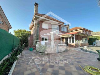 Chalet en venta en Mejorada del Campo