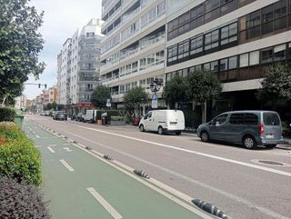 Garaje en alquiler en O Berbés - Peniche en Vigo