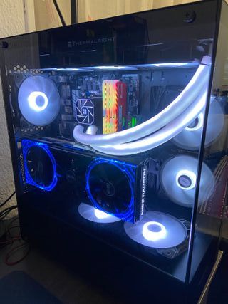 PC i7 8Gb GRAFICA VEGA56 32Gb RAM GAMING