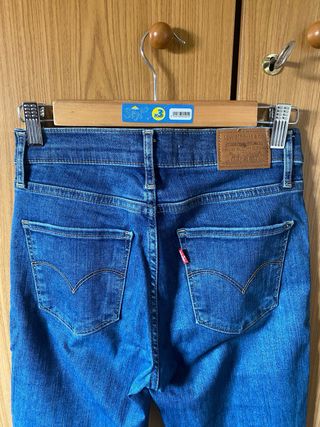 Pantalones vaqueros levis
