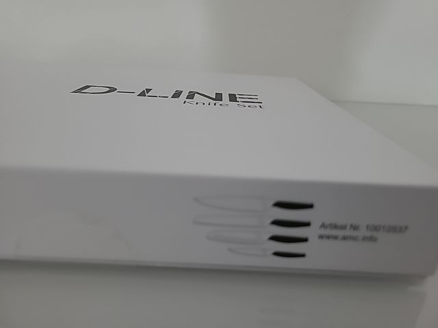 Set Coltelli AMC D-LINE con base e affilalama