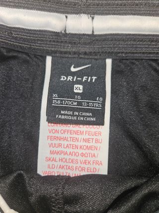 Pantalón corto deportivo Nike negro