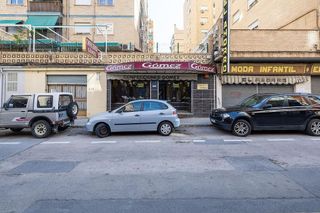 Local comercial en venta en Barrio de Zaidín en Granada