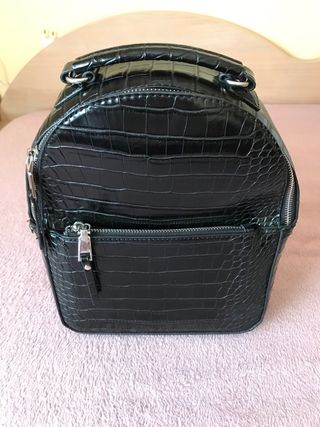 Bolso Mochila Negro Efecto Cocodrilo