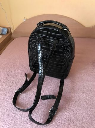 Bolso Mochila Negro Efecto Cocodrilo