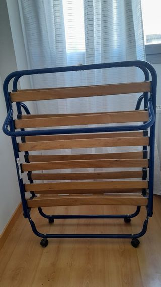 Cama Plegable Metálica con Láminas de Madera