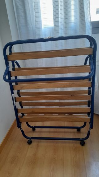 Cama Plegable Metálica con Láminas de Madera