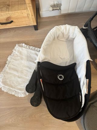 Carrito Bugaboo Bee 5 con capazo y accesorios