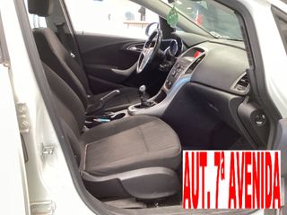 Opel Astra 2012