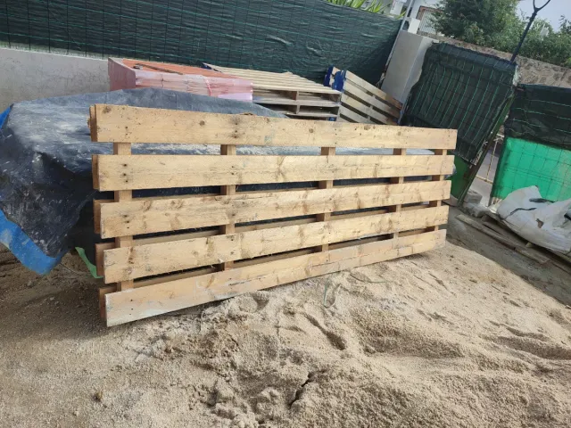 Palet Europeo 100 x 120 Sólo los vendo. En persona