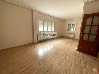 Casa pareada en venta en Tomelloso