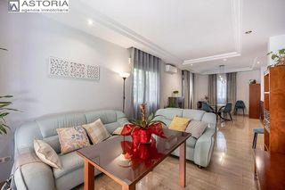 Chalet en venta en Pajaritos - Plaza de Toros en Granada