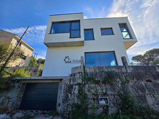 Chalet en venta en Vilaboa