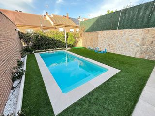 Casa adosada en venta en Loeches