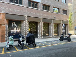 Local comercial en alquiler en Ensanche en Pamplona