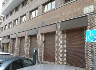 Local comercial en alquiler en Ensanche en Pamplona