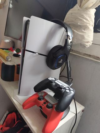 Consola PS5 Slim + 2 Mandos + Auriculares, etc