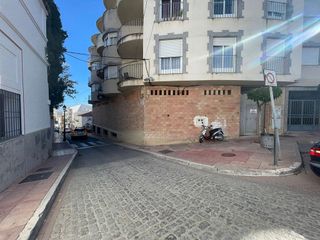 Local comercial en venta en Mengíbar