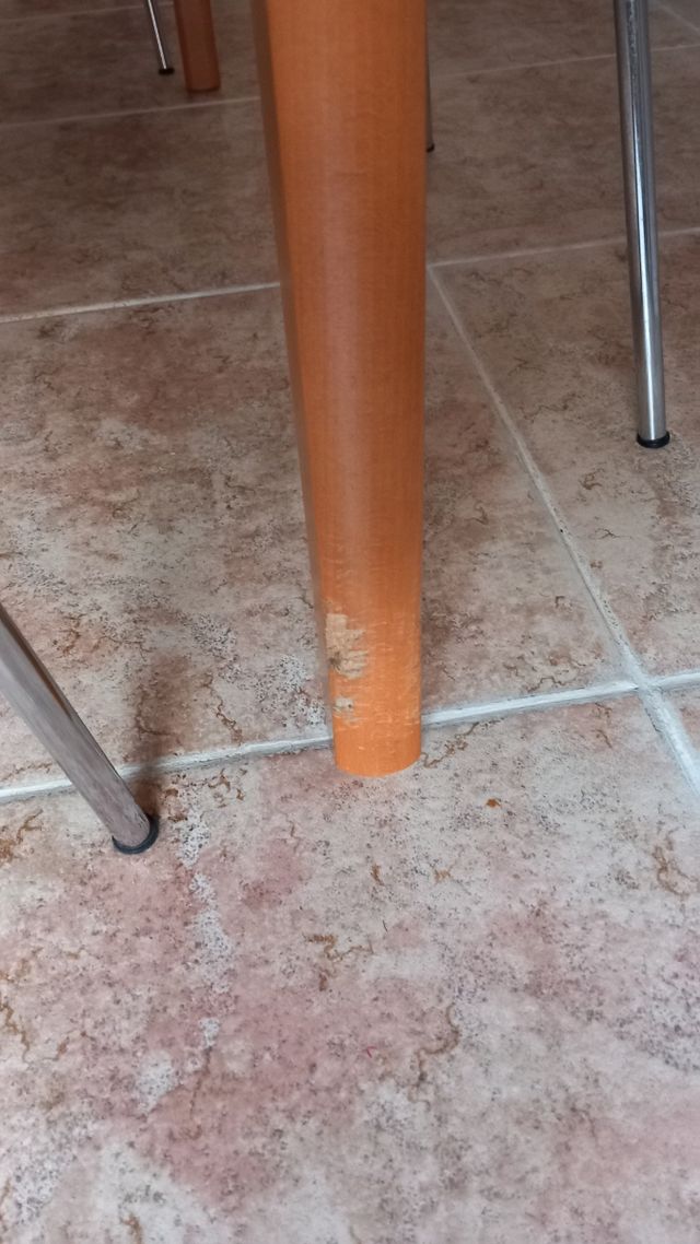 Mesa de cocina extensible y 4 sillas