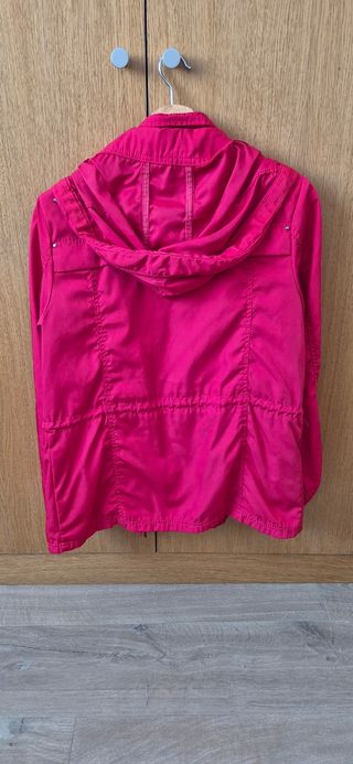Gabardina corta EASY WEAR roja talla M.