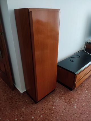Mueble TV 4 módulos y vitrina madera