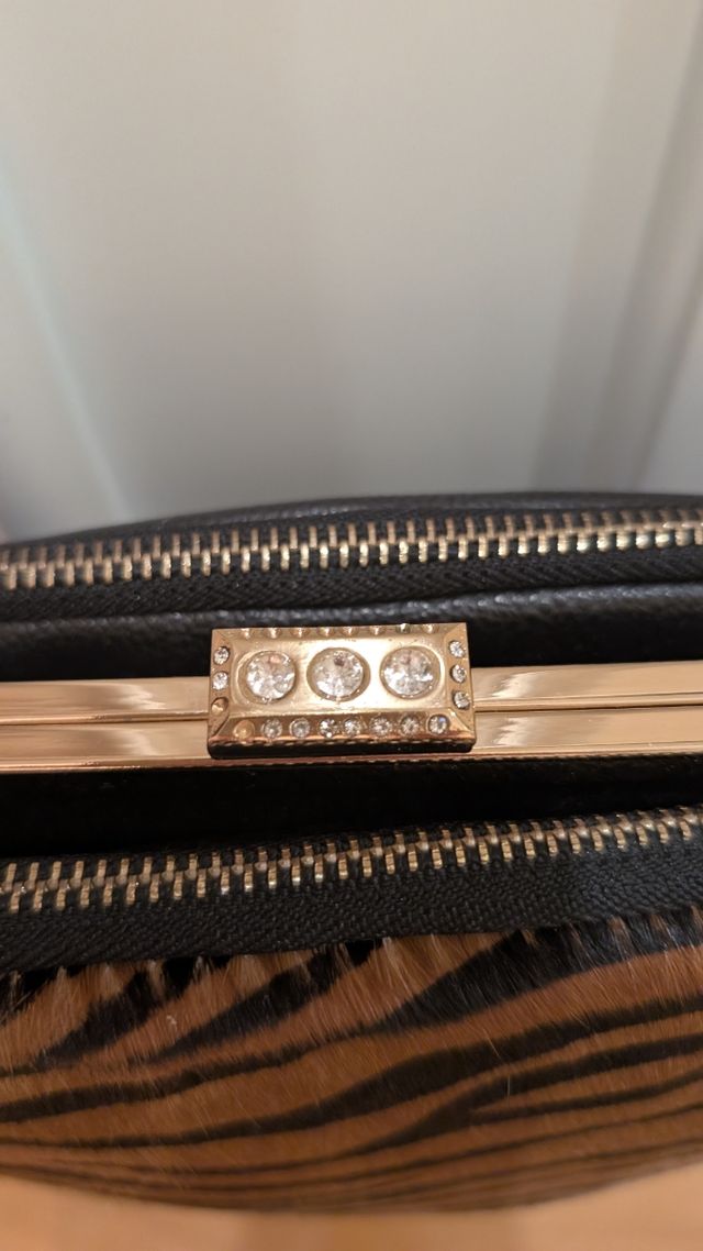 Bolsa de senhora com padrão zebra