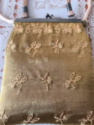 Borsello oro verde con ricami