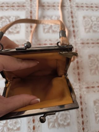 Borsello oro verde con ricami