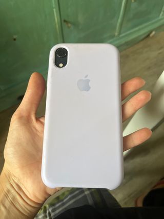 iPhone XR 128GB + Carcasa y Cargador